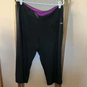 FINAL MARKDOWN NYL Vibrant Pink and Black Sports cropped slacks 2x